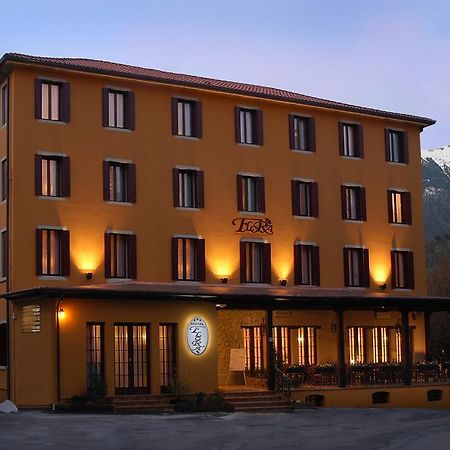 Albergo Ristorante Flora Vittorio Vêneto Exterior foto