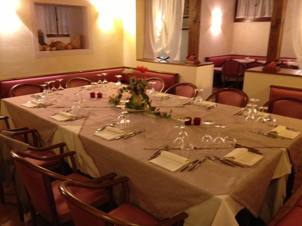 Albergo Ristorante Flora Vittorio Vêneto Exterior foto