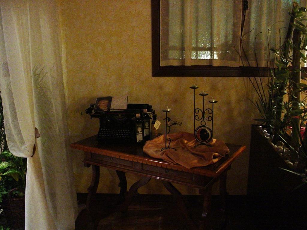 Albergo Ristorante Flora Vittorio Vêneto Exterior foto