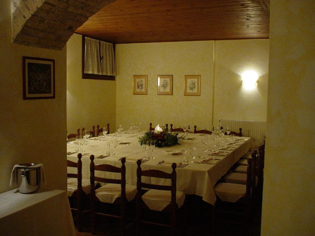 Albergo Ristorante Flora Vittorio Vêneto Exterior foto